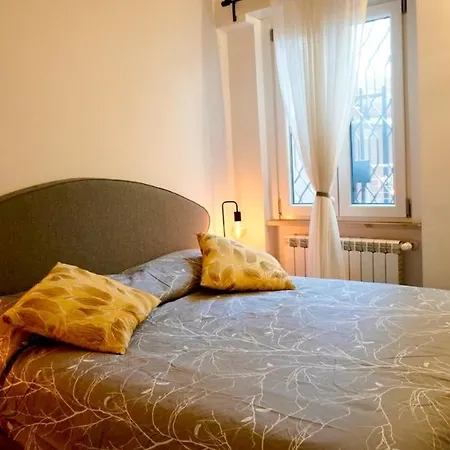 Cozy Urban Retreat Near Centocelle Park & Metro רומא