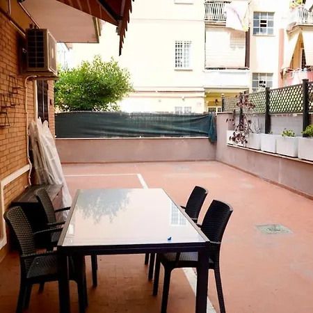 Cozy Urban Retreat Near Centocelle Park & Metro דירה רומא