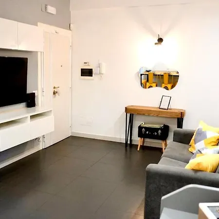 Cozy Urban Retreat Near Centocelle Park & Metro * רומא