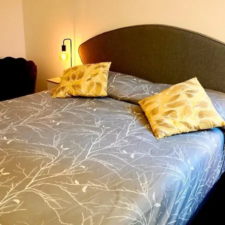 דירה Cozy Urban Retreat Near Centocelle Park & Metro *