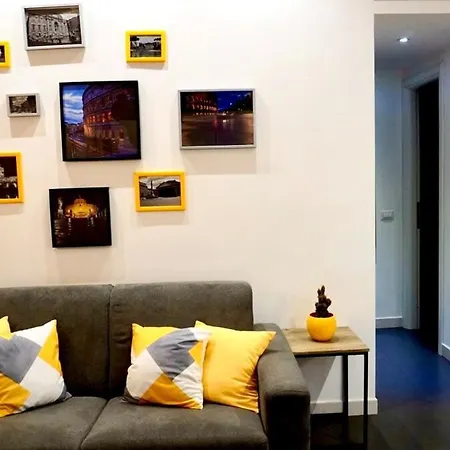 Cozy Urban Retreat Near Centocelle Park & Metro * רומא